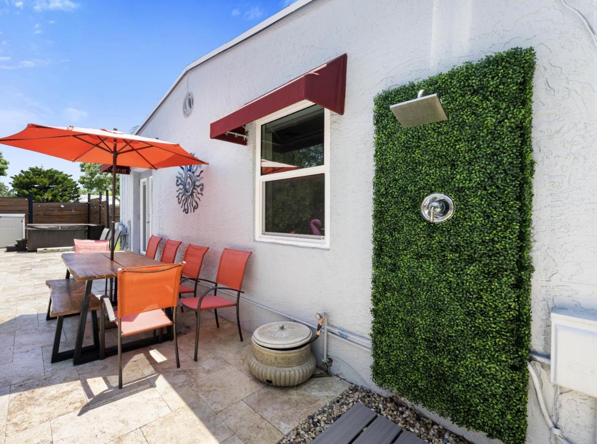 פורט לודרדייל Palms Retreat! Giant Heated Pool-Hottub-Firepit-5Min2Beach-Pets-Ev Chgr מראה חיצוני תמונה